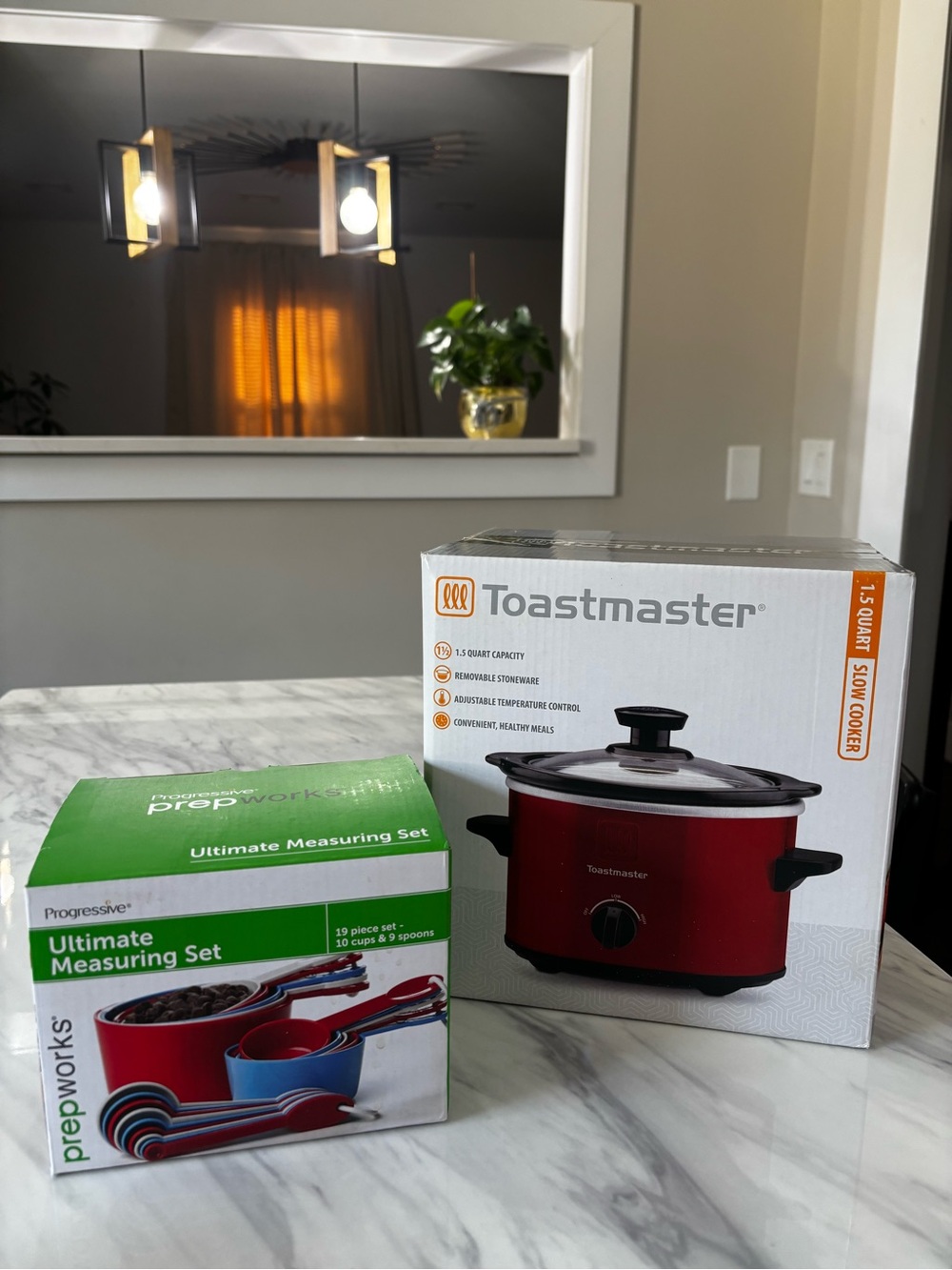 Toastmaster Red 1.5-Quart Slow Cooker – Compact Countertop Cooker